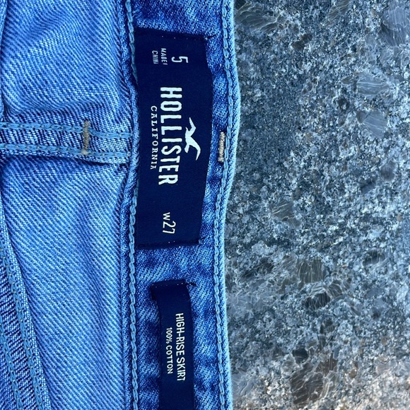 Hollister size 5 ( 27" waist) denim miniskirt. - Picture 2 of 4